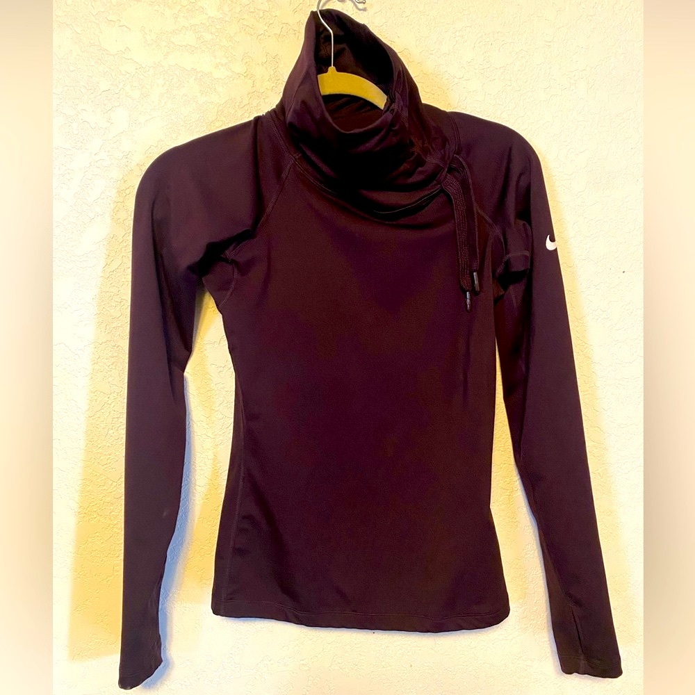 Nike XS juniors maroon pull over